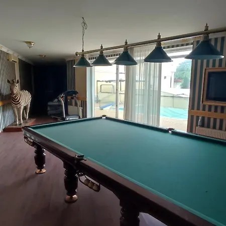 Maison Deluxe - Fontan Grand With Pool * Odesa